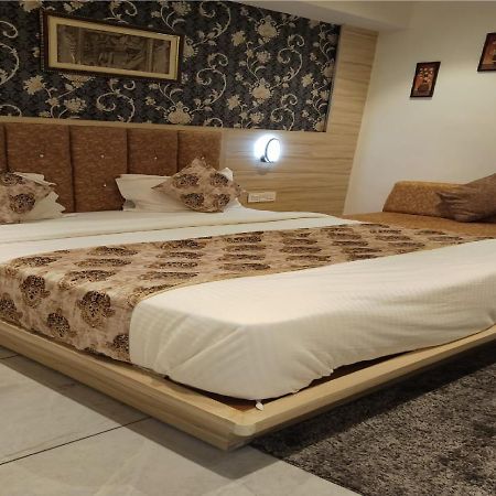 Hotel Lotus Villa Ahmedabad Eksteriør bilde
