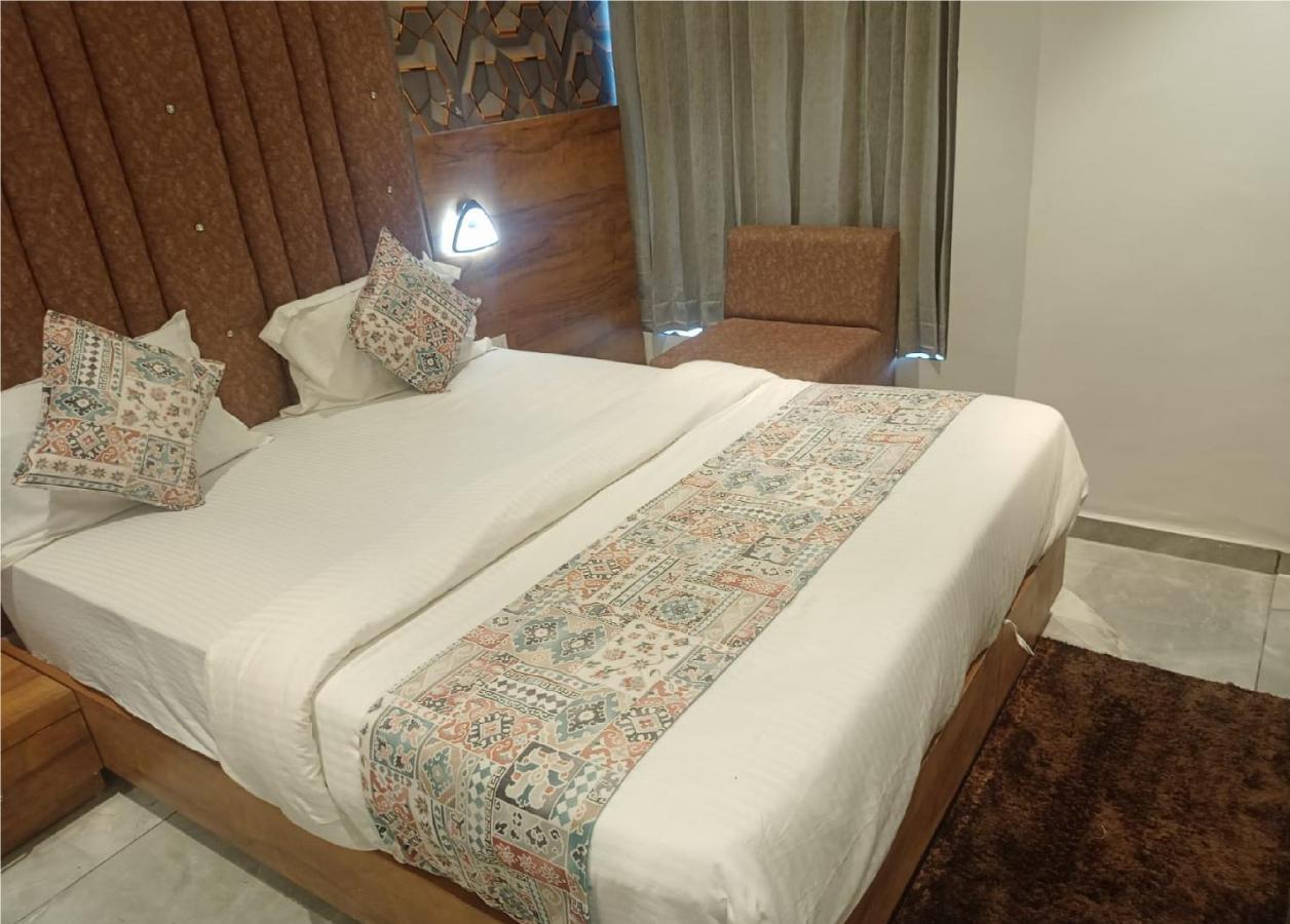 Hotel Lotus Villa Ahmedabad Eksteriør bilde
