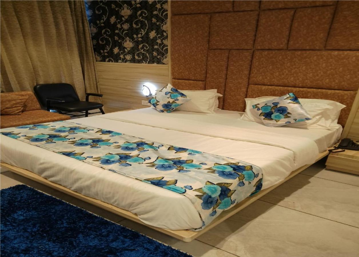 Hotel Lotus Villa Ahmedabad Eksteriør bilde