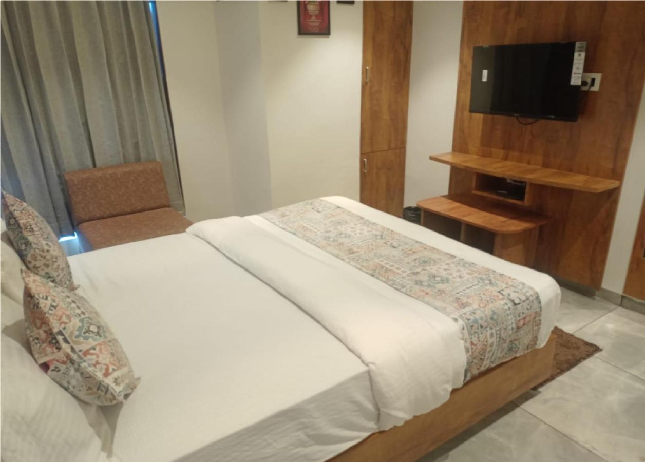 Hotel Lotus Villa Ahmedabad Eksteriør bilde